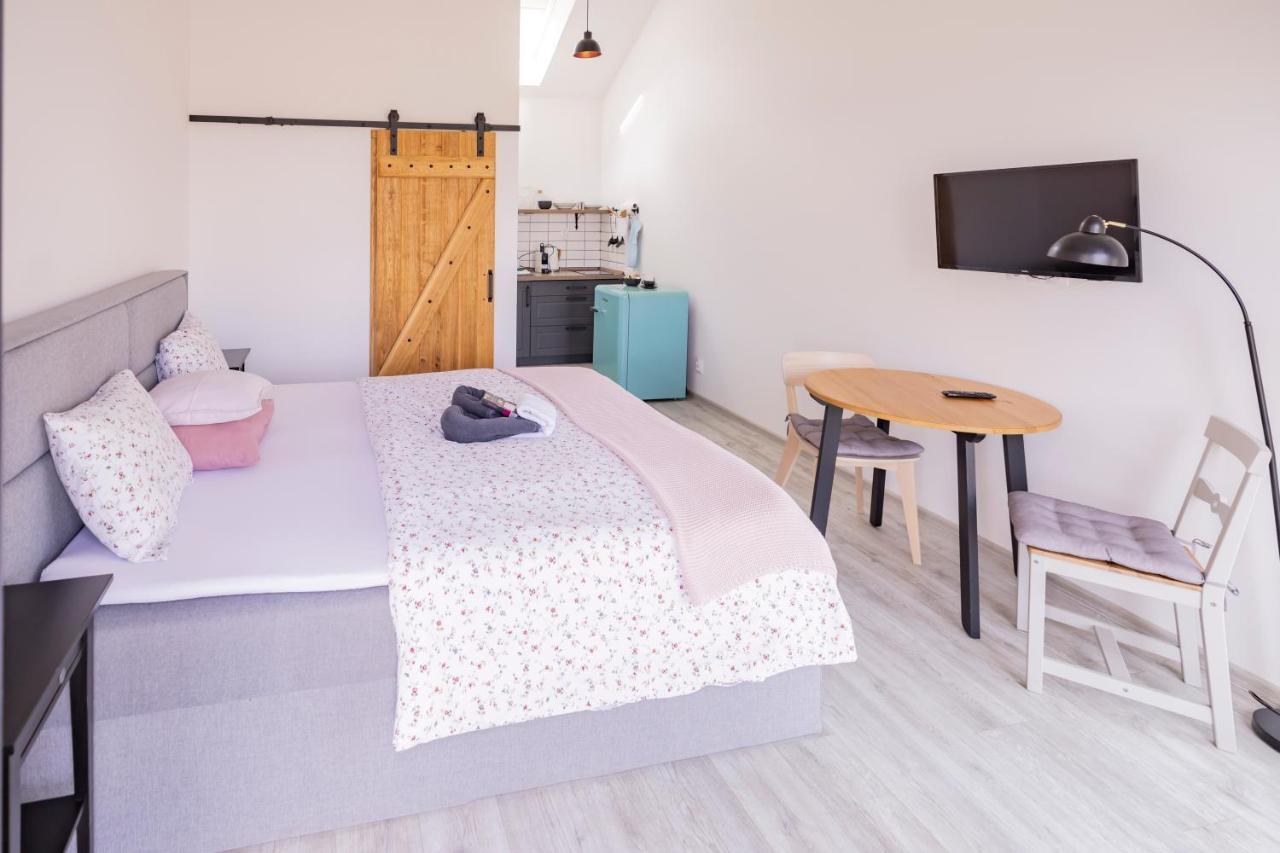 Babyky Apartmany Jindřichův Hradec Buitenkant foto